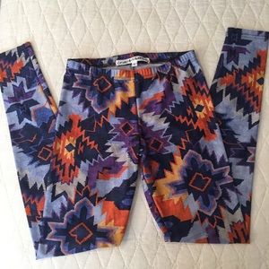 Like New Leah McSweeney MTTM Aztec print leggings